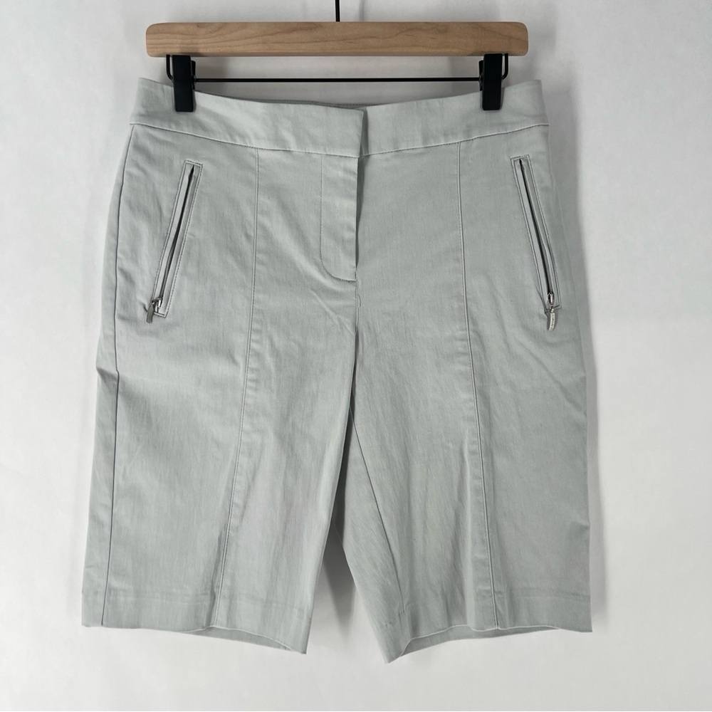 Izod Golf Women's Light Gray Stretch Bermuda Shorts Zipper Pockets Size 6